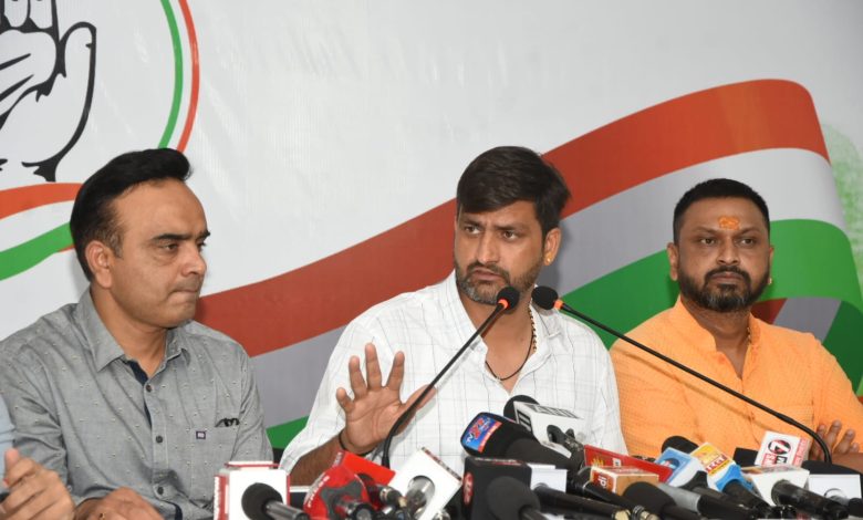 <br>देश में ऐसा पहली बार हो रहा है कि देश में भ्रम फैलाने <br>वाली मशीनरी का संचालन प्रधानमंत्री ही कर रहे हैं: कुणाल चौधरी 1 IMG 20240427 WA0044