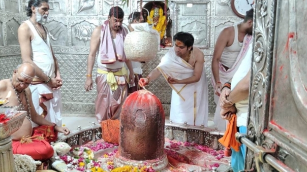 MP: धीरेंद्र शास्त्री बोले-भारत हिंदू राष्ट्र हो, विरोधियों की ठठरी बंधे 1 IMG 20240430 140200