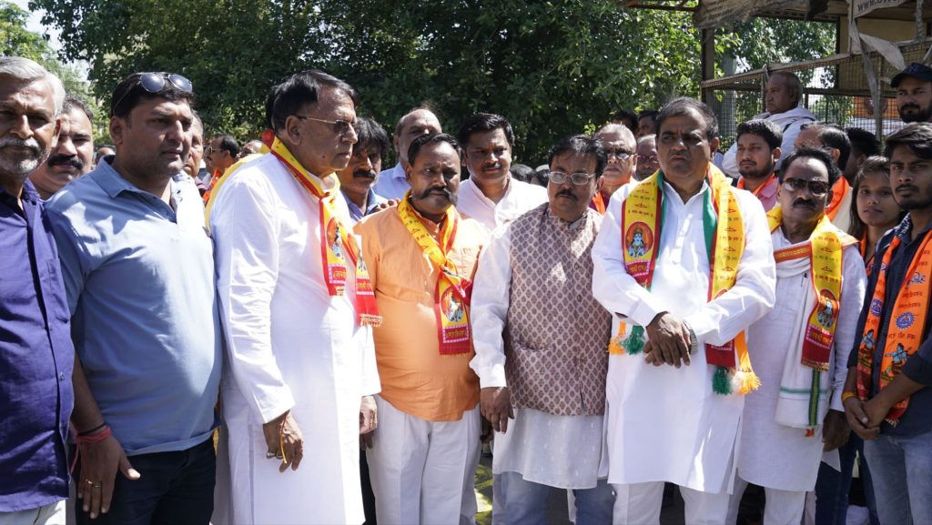MP: उत्तर भोपाल में निकली कांग्रेस की शानदार कार्यकर्ता रैली<br>इस बार हमें भोपाल का नया इतिहास लिखना है: श्रीवास्तव 4 img 20240505 wa00277828598192881125001