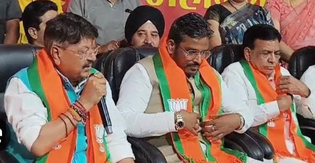 MP: इंदौर में अजूबा मामला...कोर्ट ने कहा था-अक्षय बम को गिरफ्तार करके लाओ, पुलिस ने सुरक्षा में लगाए 6 पुलिसकर्मी 2 img 20240517 1234098757356717863244699