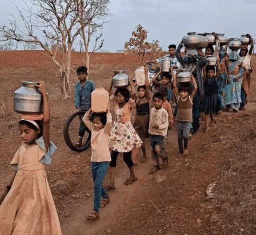 Madhya Pradesh में जल जीवन मिशन की धज्जियां उड़ीं... बुरहानपुर के लिए दिल्ली से पुरस्कार ले आए, वहां पानी के लिए चार चार किलोमीटर चलना पड़ता है.. 1 IMG 20240613 WA0015