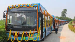 दिल्ली को मिली 320 नई इलेक्ट्रिक बसों की सौगात