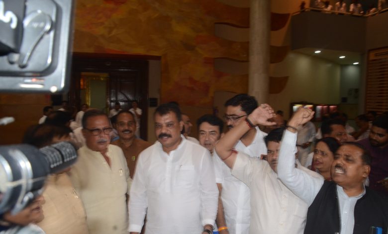 MP: भाजपा विधायक ने कहा-नल लगे लेकिन पानी नहीं आता:विपक्ष बोला-जल जीवन मिशन में भ्रष्टाचार हो रहा; स्पीकर ने टोका तो वॉक आउट किया 1 IMG 20240705 WA0008