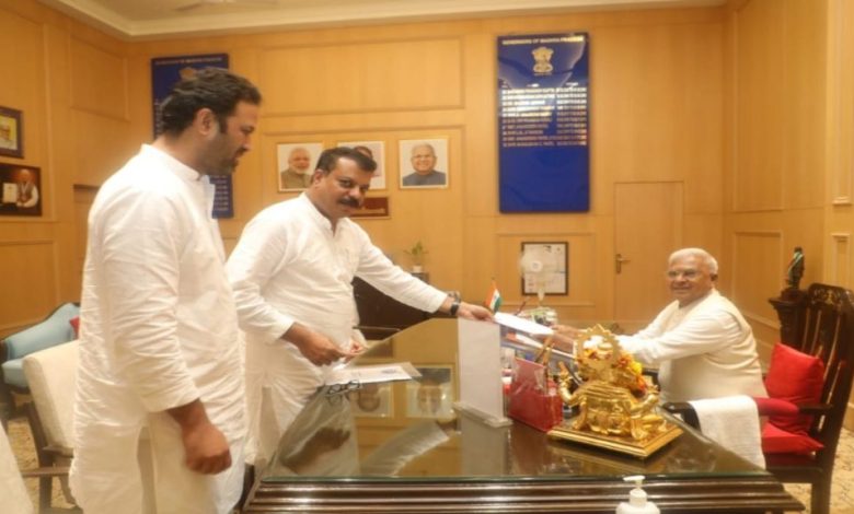 MP: विधानसभा में बात नहीं बनी, तो राजभवन पहुंचा नर्सिंग घोटाले का मामला, मंत्री विश्वास सारंग को बर्खास्त करने की मांग 1 IMG 20240706 WA0011