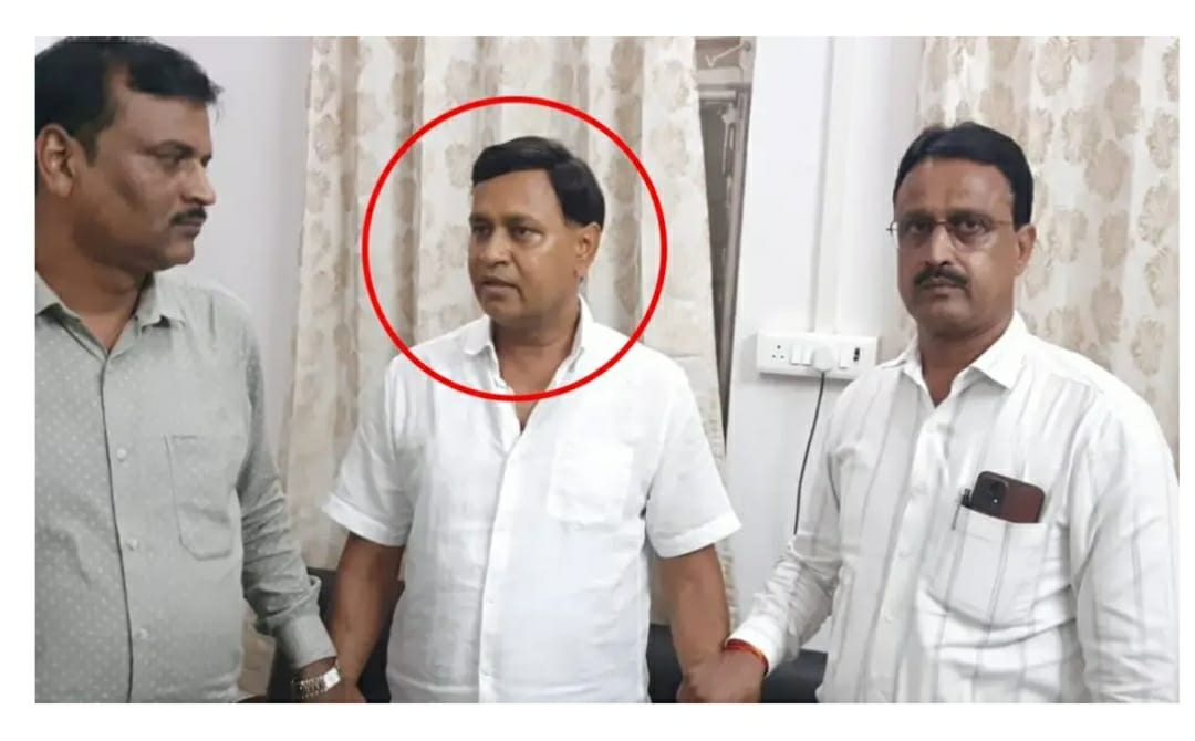 MP: PWD अफसर 10 लाख रूपए की रिश्वत लेते पकड़ाया... 6 IMG 20240728 WA0011