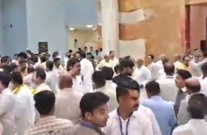 MP: विधानसभा की कार्यवाही अनिश्चितकाल के लिए स्थगित:विनियोग विधेयक पर विपक्ष ने की डिवीजन की मांग; अध्यक्ष ने कहा- आपने समय से नहीं मांगा 1 IMG 20240705 194755