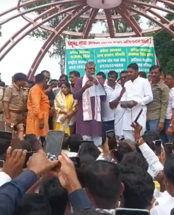 MP: सरपंचों ने मांगा 15 हजार रुपए प्रतिमाह वेतन, सीएम हाउस घेरने पहुंचे भोपाल, 23 हजार पंचायतों में कल से तालाबंदी का ऐलान 7 IMG 20240723 224052