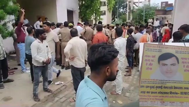 Hathras kand: बाबा की खुलने लगी पोल... भक्तों से एक पैसा नहीं लेते लेकिन शहर-दर-शहर प्रॉपर्टी, महंगी कारें-प्राइवेट आर्मी... 2 img 20240704 1707598739485407213348915