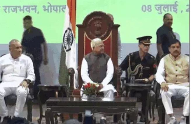 MP: कैबिनेट मंत्री बने रामनिवास रावत, कैबिनेट की जगह राज्यमंत्री बोल गए, दो बार शपथ दिलाई गई 2 img 20240708 1117261417607552268681959
