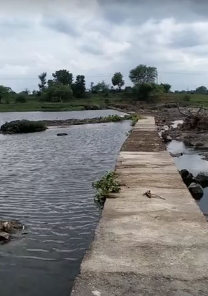 MP: स्टॉपडैम के मेंटेनेंस का ठेका 55 लाख का, 5 लाख भी खर्च नहीं किए, वो भी बगैर टेंडर के, बीजेपी नेता को ठेका, लीकेज हो रहा बांध 2 img 20240711 223351934838248632405963