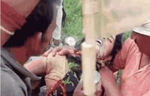 MP: रीवा में दो महिलाओं को जिंदा गाड़ने की कोशिश:जमीन के झगड़े में डंपर से मुरम डाली; एक गले तक, दूसरी कमर तक दबी 3 img 20240721 1924578068141609617769243