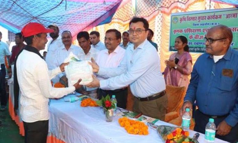 कम खेती में अधिक पैदावार लेने की तकनीक सीखें कृषक 1 कम खेती में अधिक पैदावार लेने की तकनीक सीखें कृषक
