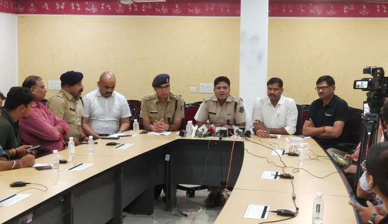 गोली कांड का खुलासा पुलिस ने 6 आरोपियों को किया गिरफ्तार 1 गोली कांड का खुलासा पुलिस ने 6 आरोपियों को किया