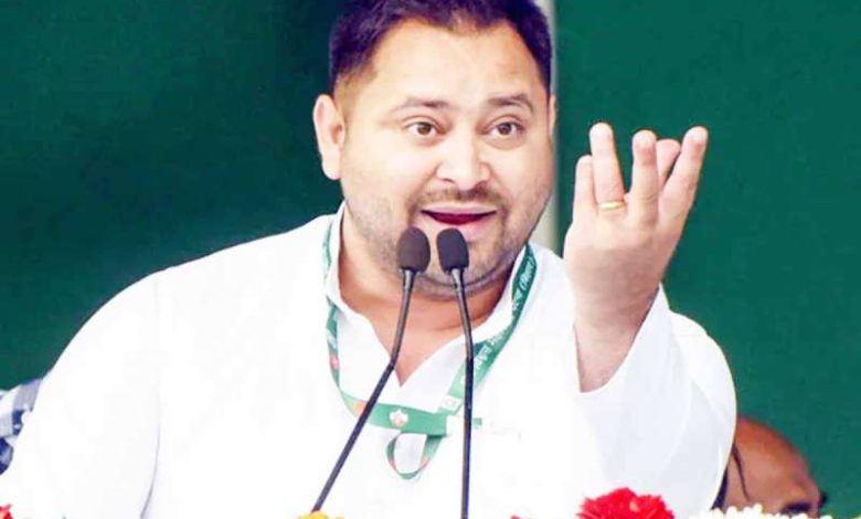 तेजस्वी यादव ने नीतीश कुमार को बताया असहाय मुख्यमंत्री 1 तेजस्वी यादव ने नीतीश कुमार को बताया असहाय मुख्x200dयमंत्री