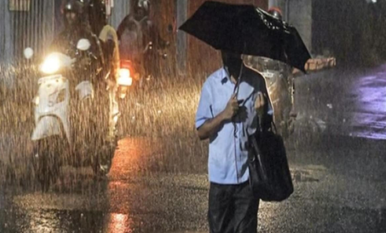 दिल्ली में मानसून हुआ सक्रिय, दो दिनों तक भारी बारिश का अनुमान; UP-बिहार समेत 12 राज्यों में मानसून मेहरबान 1 दिल्ली में मानसून हुआ सक्रिय दो दिनों तक भारी बारिश