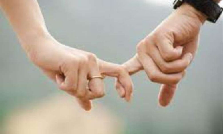 नाबालिग लड़के-लड़कियों के डेट पर जाने को लेकर कोर्ट ने सरकार से पूछा क्लियर कट सवाल 1 नाबालिग लड़के लड़कियों के डेट पर जाने को लेकर कोर्ट ने