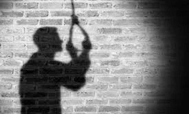 पूजा थापक ने की आत्महत्या, पुलिस ने बरामद किया सुसाइड नोट 1 पूजा थापक ने की आत्x200dमहत्x200dया पुलिस ने बरामद किया सुसाइड