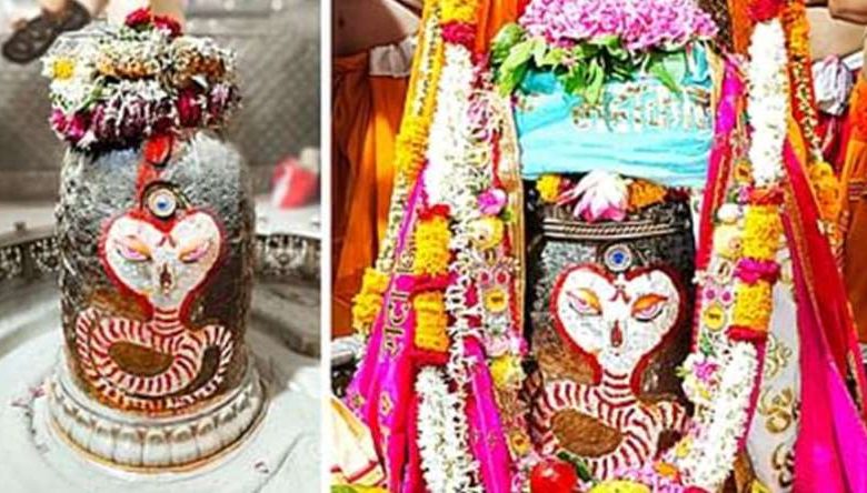 भस्म आरती में बाबा महाकाल के शिवलिंग पर किया सर्प से शृंगार 1 भस्म आरती में बाबा महाकाल के शिवलिंग पर किया सर्प