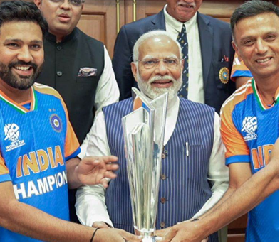 रोहित शर्मा और राहुल द्रविड़ ने पीएम मोदी को सौंपी