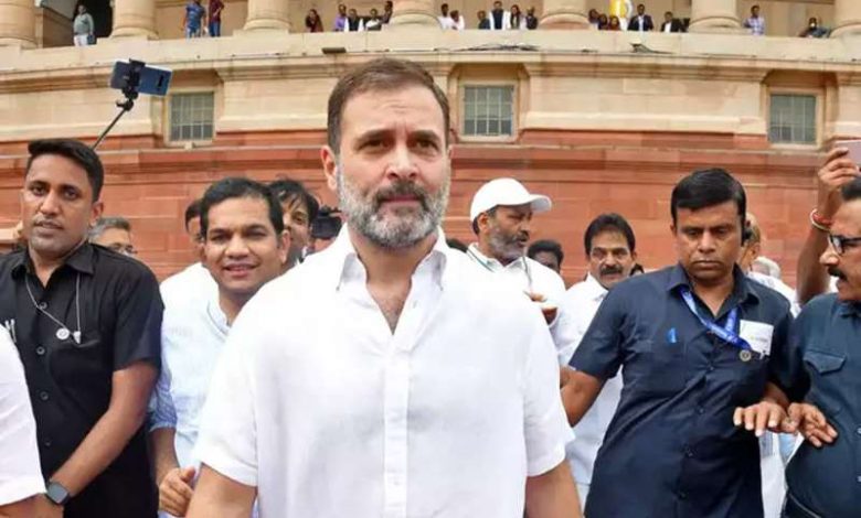 लेबर चौक पर राहुल गांधी ने मजदूरों से बातचीत की 1 लेबर चौक पर राहुल गांधी ने मजदूरों से बातचीत की