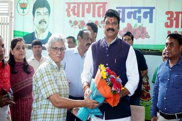 खाद्य मंत्री राजपूत से मिला आपूर्ति अधिकारी संघ का प्रतिनिधि