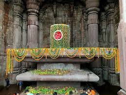 खुदाई के बाद प्रकट हुए थे भोलेनाथ सालों भर शिवलिंग
