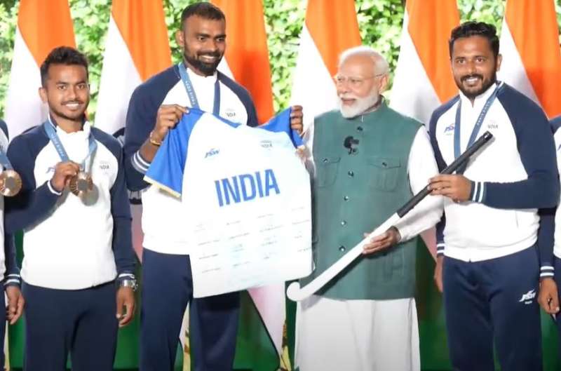 पेरिस ओलंपिक में इतिहास रचने वाले हॉकी खिलाड़ियों से पीएम