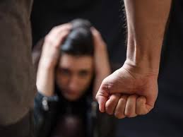 मनचलों की हरकतों से परेशान छात्रा ने पिया कीटनाशक