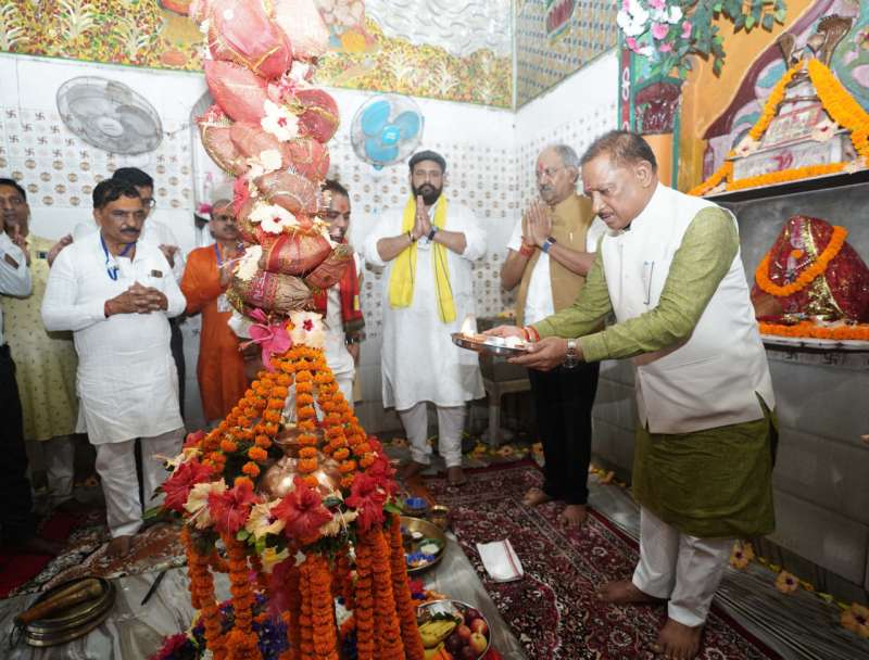 मुख्यमंत्री साय ने किलकिला में भगवान शिव की पूजा अर्चना कर