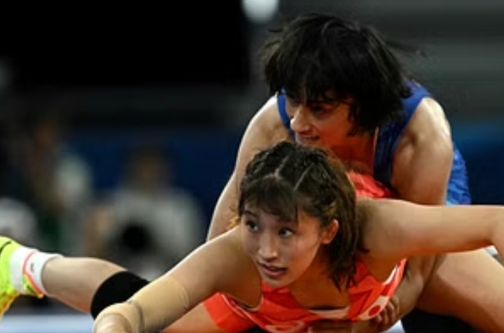 Paris Olympics : विनेश ओलंपिक फाइनल में पहुंचने वाली पहली महिला पहलवान, क्यूबा की लोपेज को हराया 7 IMG 20240806 225626