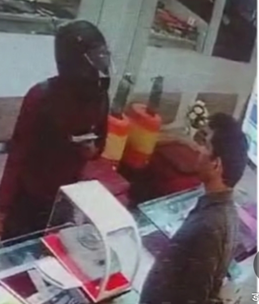 BHOPAL: अग्निवीर जवान ने ज्वेलरी शॉप से लूटे 50 लाखः भोपाल में जीजा-बहन भी गिरफ्तार 6 IMG 20240818 203640
