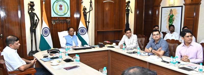 खिलाड़ियों को आवासीय प्रशिक्षण, पढ़ाई और अच्छे पोषण के साथ मिलेगी विश्वस्तरीय खेल सुविधाएं : मुख्यमंत्री विष्णु देव साय 6 खिलाड़ियों को आवासीय प्रशिक्षण पढ़ाई और अच्छे पोषण के साथ