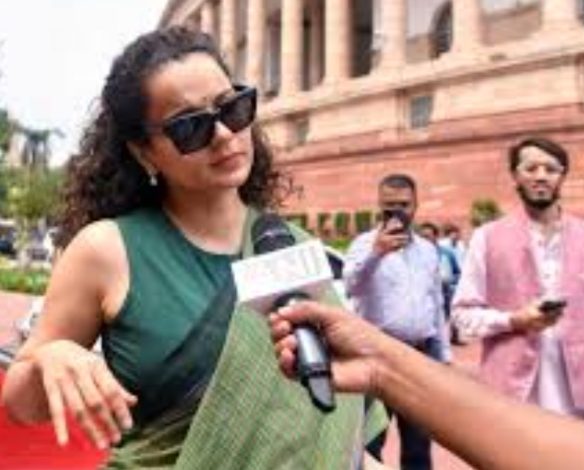 BJP: पहले किसान आंदोलन, अब कृषि कानून... क्या बीजेपी के लिए सिरदर्द बन गईं कंगना रनौत? 1 IMG 20240829 194239 1