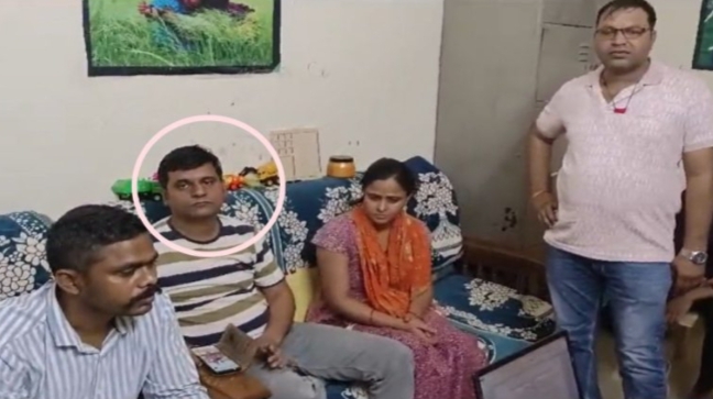 MP: लोकायुक्त की कार्रवाईः पत्नी के साथ 10 हजार रिश्वत लेते बैंक मैनेजर पकड़ाया, महिला कैंटीन संचालक से मांगी थी घूस 1 IMG 20240923 230823