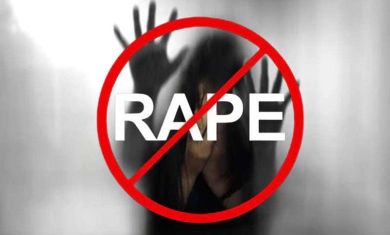 गाजियाबाद के लोनी क्षेत्र में नाबालिग बेटी से रेप, बुआ ने की डायल-112 शिकायत 1 गाजियाबाद के लोनी क्षेत्र में नाबालिग बेटी से रेप बुआ