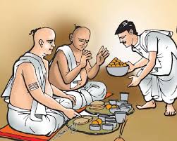 छत की दीवार बनाते ही बढ़ जाती है मूर्ति की ऊंचाई! 800 साल पुराने हनुमान मंदिर की रहस्यमयी कहानी 1 छत की दीवार बनाते ही बढ़ जाती है मूर्ति की