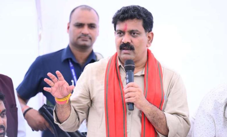 साय सरकार में ग्रामीण क्षेत्रों का विकास करना सर्वोच्च प्राथमिकता– उपमुख्यमंत्री विजय शर्मा 1 साय सरकार में ग्रामीण क्षेत्रों का विकास करना सर्वोच्च प्राथमिकता–