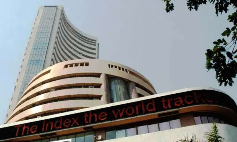 सुरक्षित भविष्य के लिए सेबी ने डेरिवेटिव मानदंड कड़े किए 1 सेंसेक्स 300 अंक नीचे निफ्टी 25200 पर VIX ऊपर आईटी