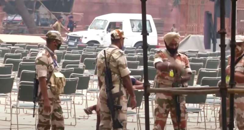 दिल्ली में आतंकी हमलों की संभावनाओं को लेकर पुलिस अलर्ट