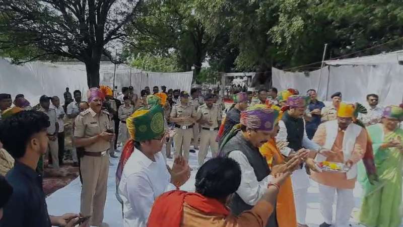 विजयादशमी पर पुलिस लाइन में भव्य शस्त्र पूजन समारोह आयोजित