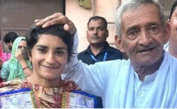 Hariyana: जुलाना के दंगल में विनेश फोगाट के सामने WWE रेसलर कविता रानी चित, जमानत तक जब्त 1 IMG 20241008 160020