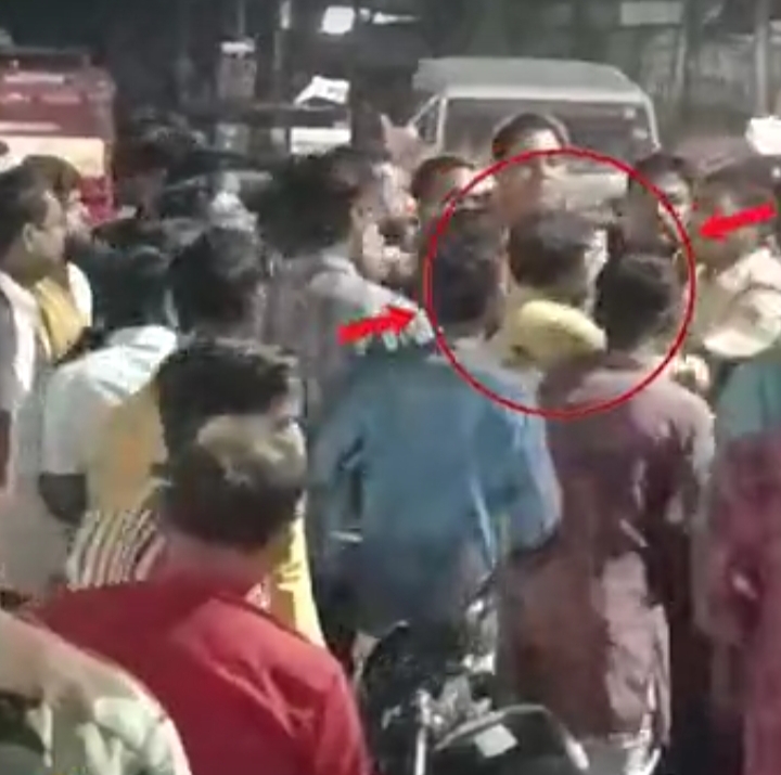 MP: भाजपा नेता ने पुलिस वाले को मारे थप्पड़:चल समारोह में नाच रहा था, आगे बढ़ने को कहा तो भड़का 7 IMG 20241014 233733