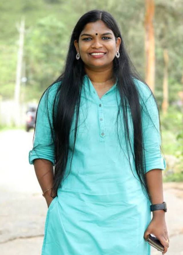 IAS Story : पाई-पाई को मोहताज मजदूर की बेटी बनी केरल की पहली आदिवासी IAS.. 2 img 20241007 2224477343953077711533291