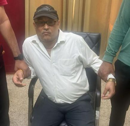 MP:इंदौर लोकायुक्त की कार्रवाई, खंडवा के सीजीएसटी सुपरिटेंडेंट 20 हजार की रिश्वत लेते पकड़े गए 2 img 20241025 1523487177276827303622611