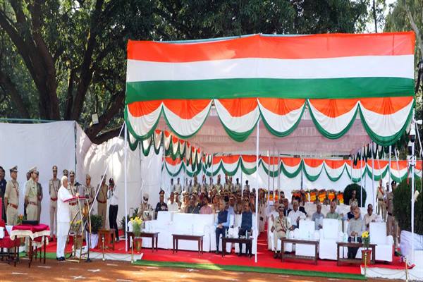 आमजन के प्रति पुलिस सजग, संवेदनशील और विनम्र रहे : राज्यपाल पटेल 1 आमजन के प्रति पुलिस सजग संवेदनशील और विनम्र रहे