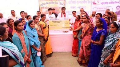 खाद्य मंत्री बघेल ने स्व सहायता समूह की महिलाओं को 350