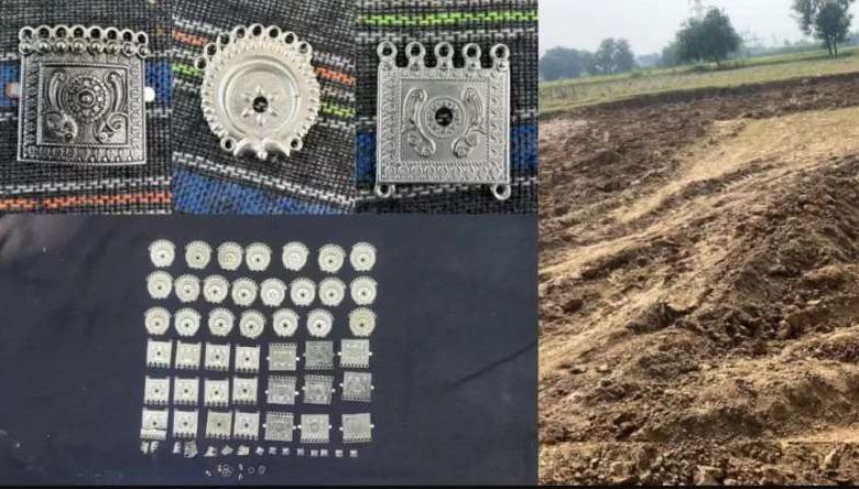 खोदाई के दौरान निकला 20 किलो खजाना लूटने के लिए मची भगदड़ 1 खोदाई के दौरान निकला 20 किलो खजाना लूटने के लिए