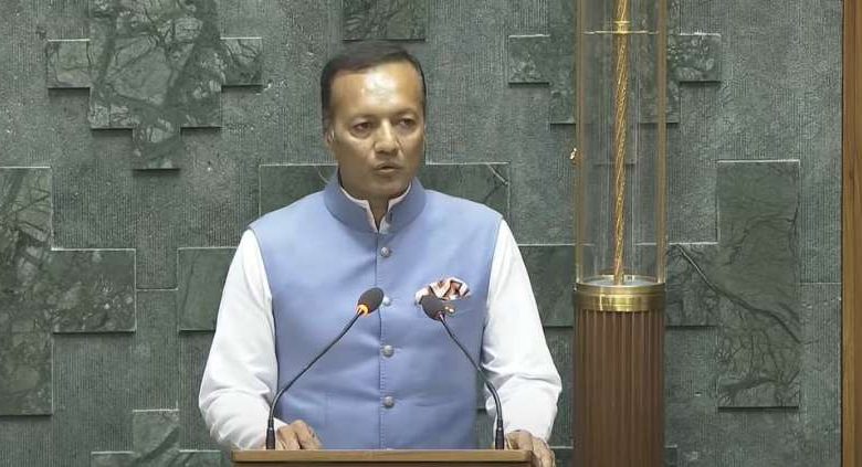 घोड़े पर सवार होकर वोट डालने पहुंचे हरियाणा भाजपा के सांसद नवीन जिंदल, सासंद ने कही यह बड़ी बात 1 घोड़े पर सवार होकर वोट डालने पहुंचे हरियाणा भाजपा के