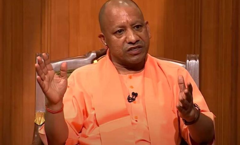 महाराष्ट्र चुनावी रैली में सीएम योगी ने महाविकास आघाडी को ‘महा अनाड़ी’ बताया 1 जनता की मदद में लापरवाही पर होगी कार्रवाई योगी