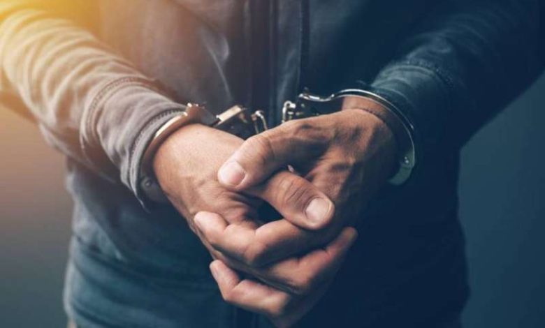 पेशेवर अपराधियों से पुलिस की मुठभेड़, गोली लगने से घायल दो लुटेरे गिरफ्तार 1 पेशेवर अपराधियों से पुलिस की मुठभेड़ गोली लगने से घायल